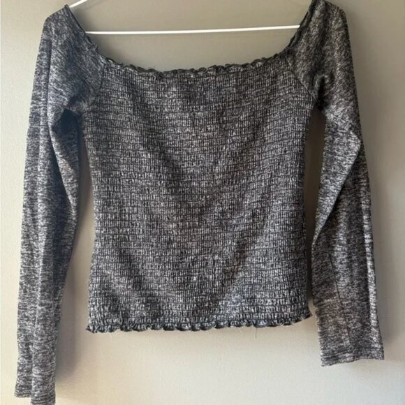 Hollister size M Gray Off-Shoulder ribbed stretchy Long Sleeve Top - Picture 1 of 5